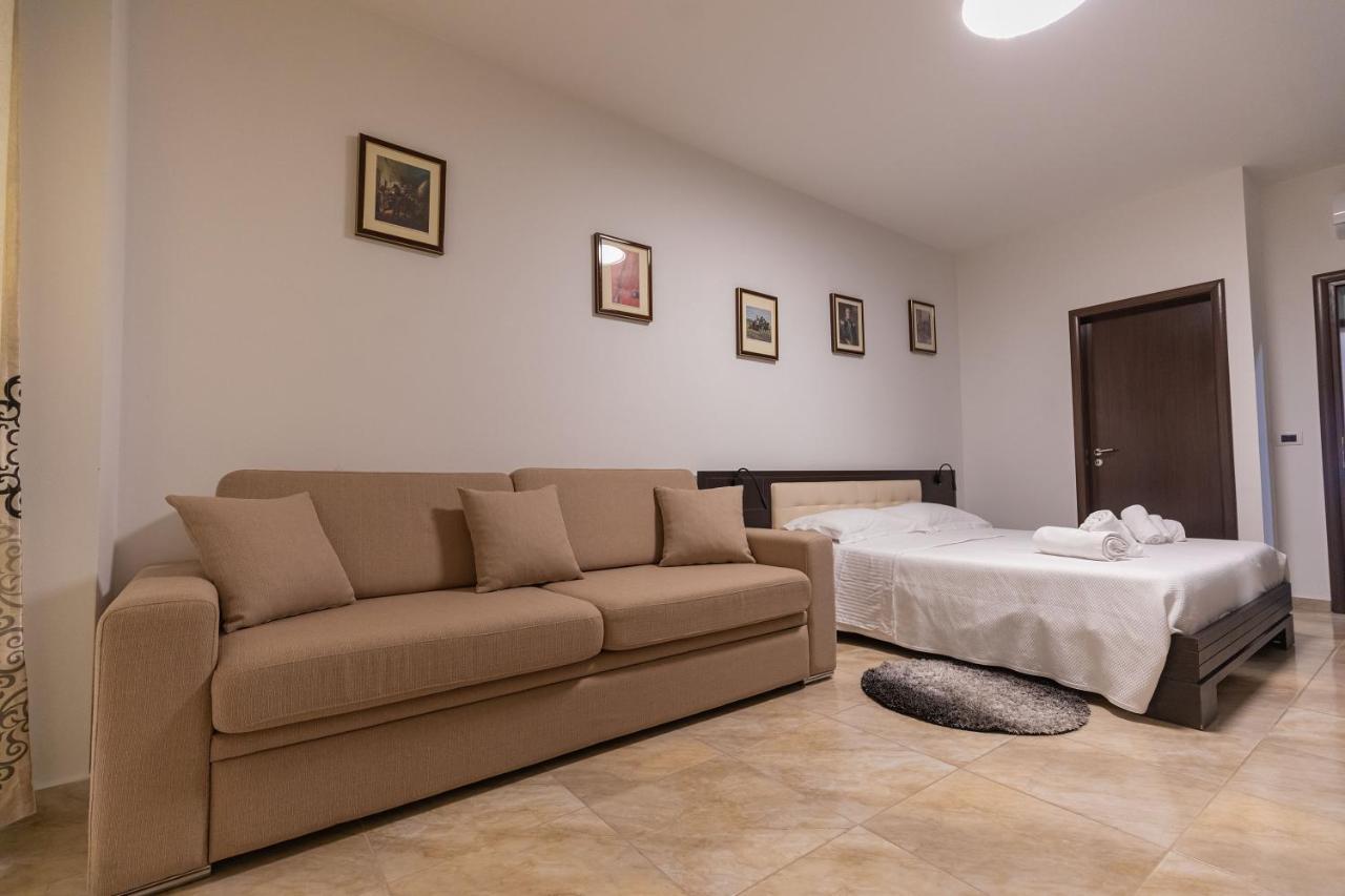 Hotel Pirro Vlorë Exteriér fotografie